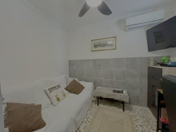 14908318623