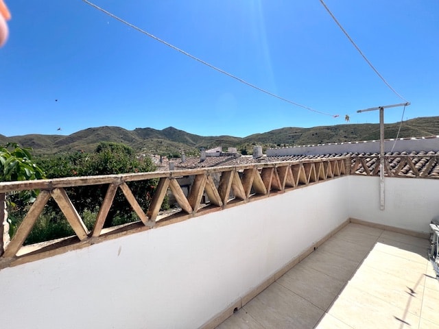 Image No.4-2 Bed House for sale