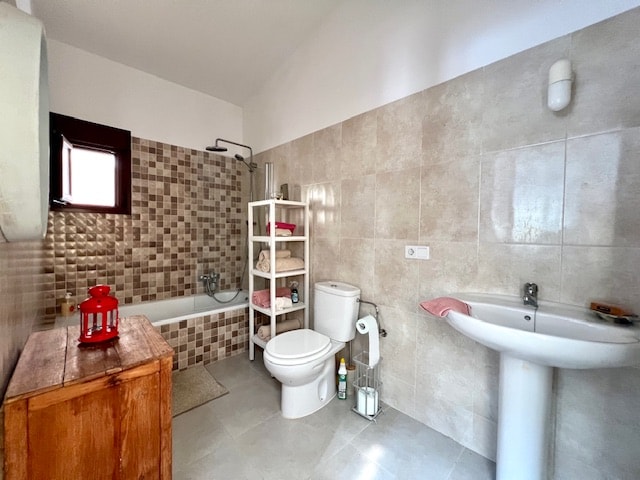 Image No.17-3 Bed House for sale