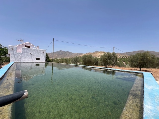 Image No.4-2 Bed Country House for sale