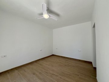 14937315800