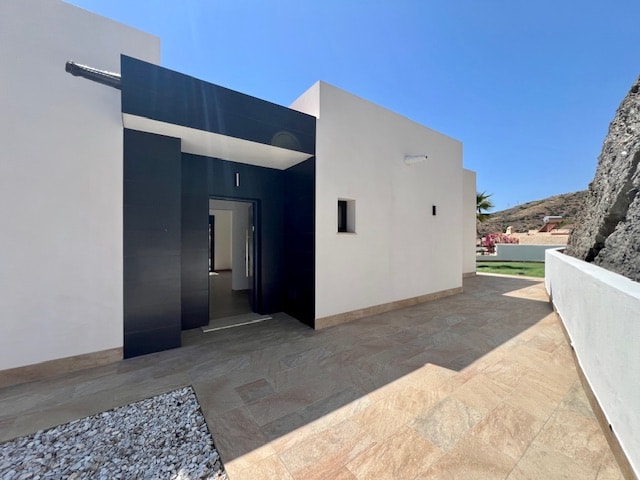 Image No.8-2 Bed Villa for sale