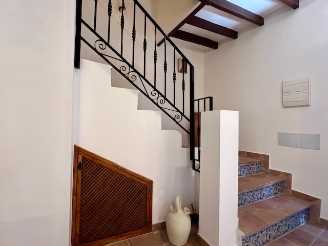 Image No.12-8 Bed Townhouse for sale