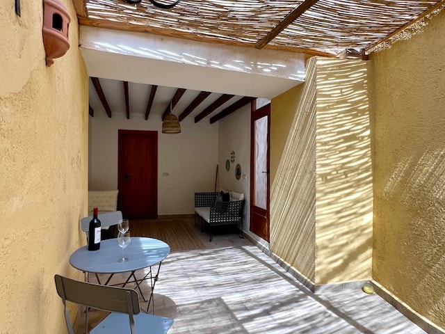 Image No.35-8 Bed Townhouse for sale