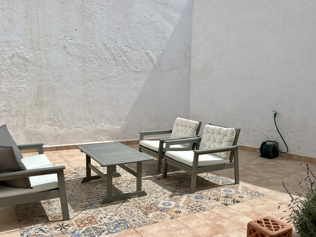 Image No.45-8 Bed Townhouse for sale