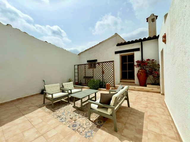 Image No.46-8 Bed Townhouse for sale