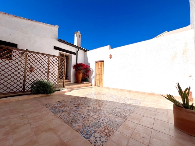 Image No.49-8 Bed Townhouse for sale