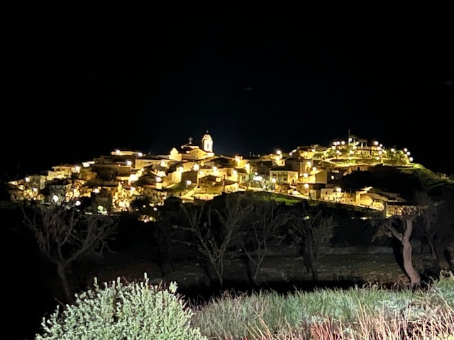 Image No.65-8 Bed Townhouse for sale