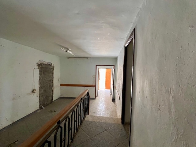 Image No.68-8 Bed Townhouse for sale