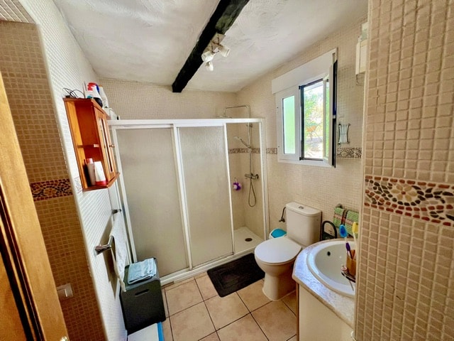 Image No.16-4 Bed Country House for sale