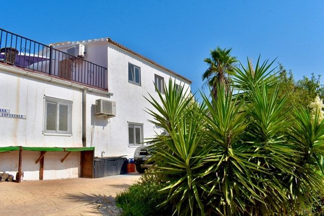 Image No.2-4 Bed Country House for sale