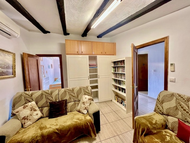 Image No.31-4 Bed Country House for sale