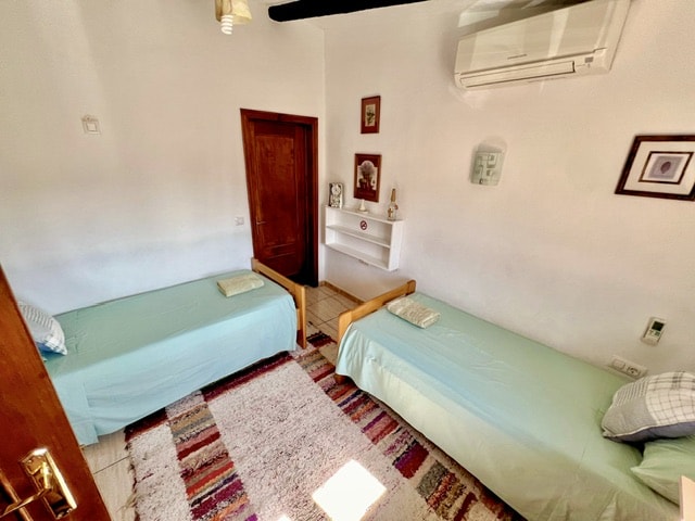 Image No.34-4 Bed Country House for sale