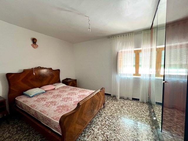 Image No.17-7 Bed Country House for sale