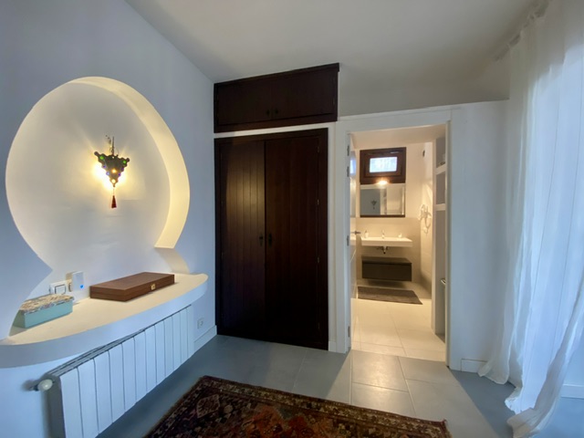 Image No.34-5 Bed House for sale