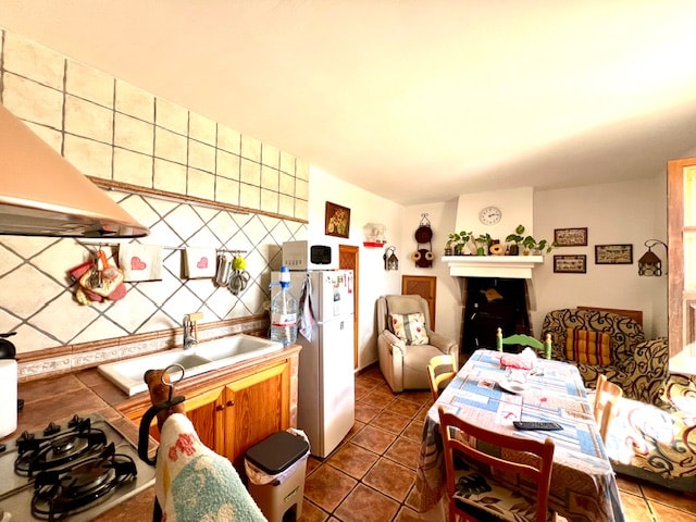 Image No.12-4 Bed Country House for sale