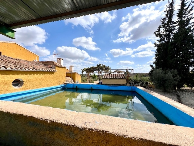 Image No.19-4 Bed Country House for sale