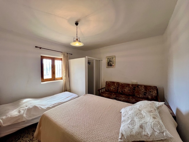 Image No.11-5 Bed Country House for sale