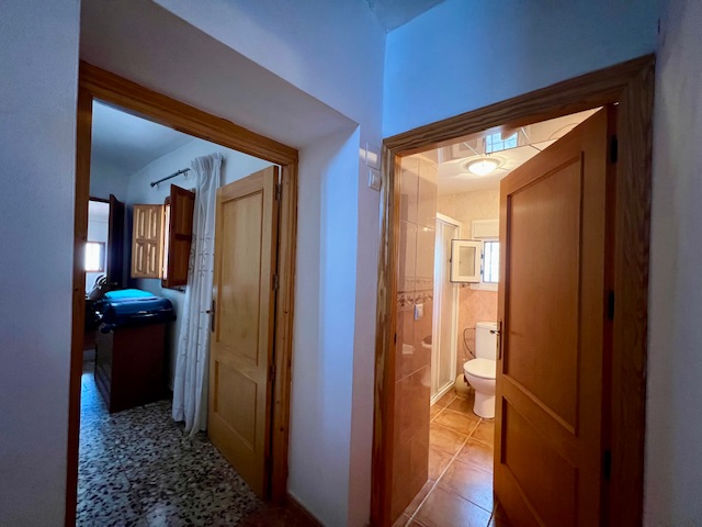 Image No.14-5 Bed Country House for sale