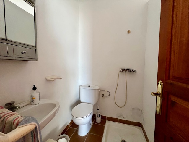 Image No.22-5 Bed Country House for sale