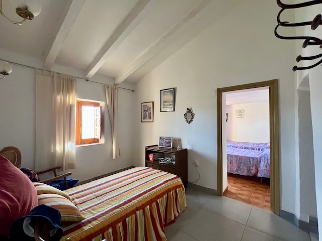 Image No.32-5 Bed Country House for sale