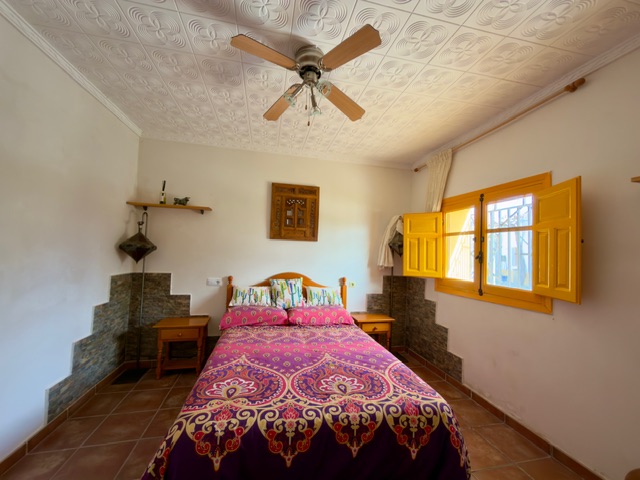 Image No.10-3 Bed Country House for sale