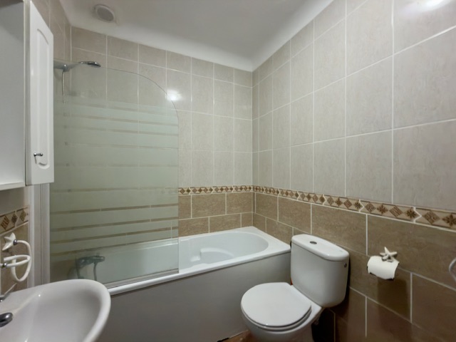 Image No.14-3 Bed Country House for sale