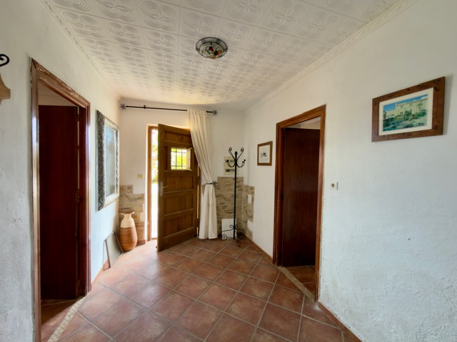 Image No.6-3 Bed Country House for sale