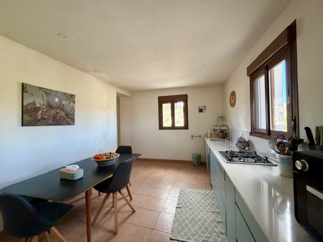 Image No.12-2 Bed House for sale