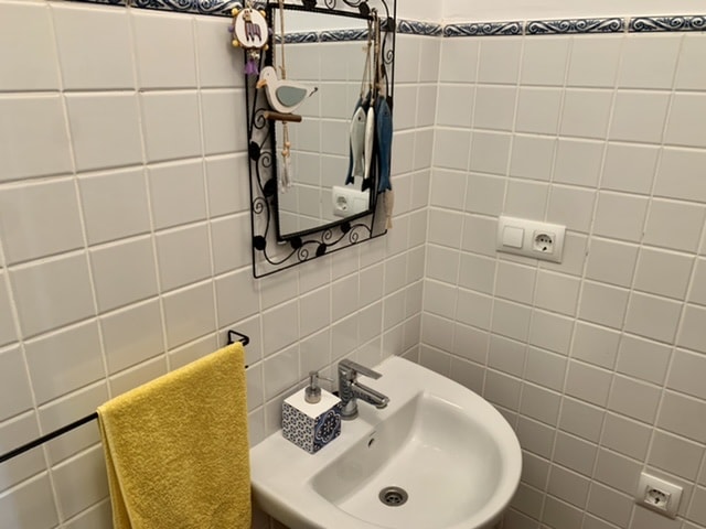 Image No.25-3 Bed Village House for sale