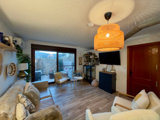 Image No.28-3 Bed Village House for sale