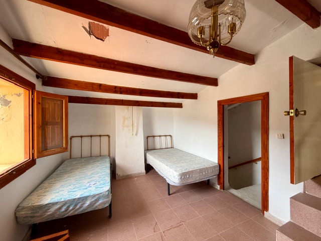 Image No.6-5 Bed Village House for sale