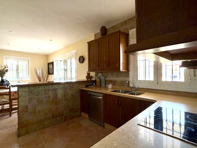 Image No.14-3 Bed Villa for sale