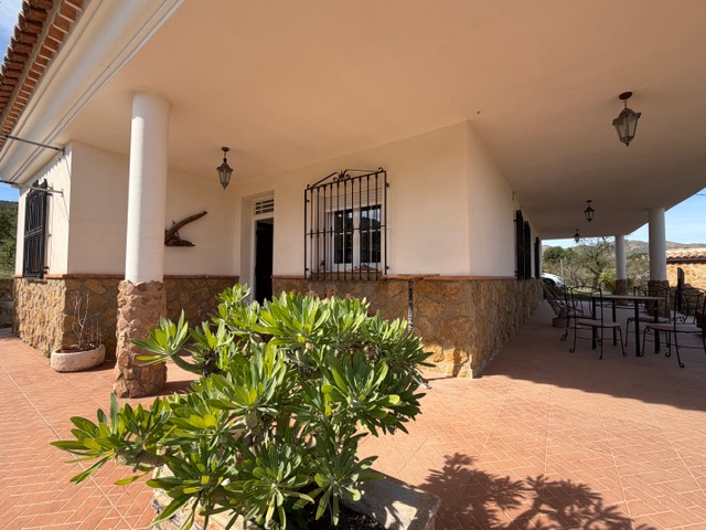 Image No.2-3 Bed Villa for sale
