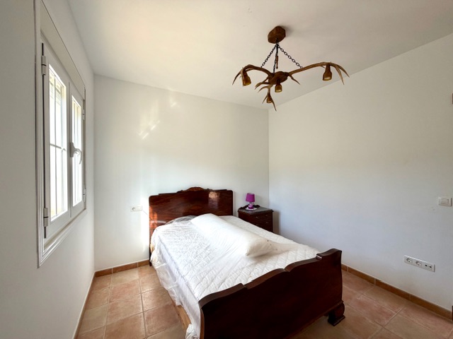 Image No.17-3 Bed Villa for sale