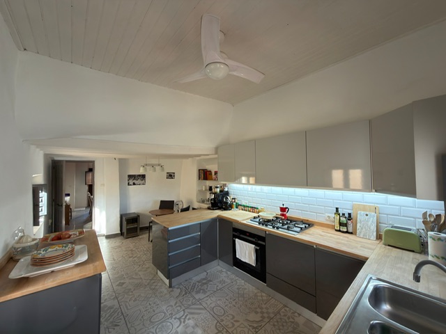 Image No.11-5 Bed Townhouse for sale