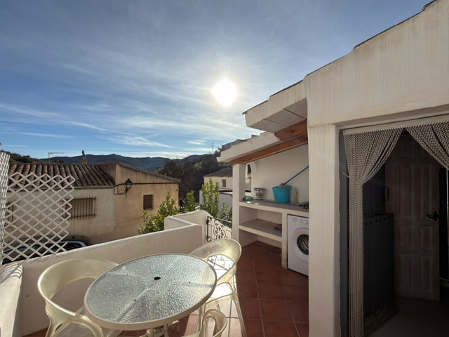 Image No.18-5 Bed Townhouse for sale