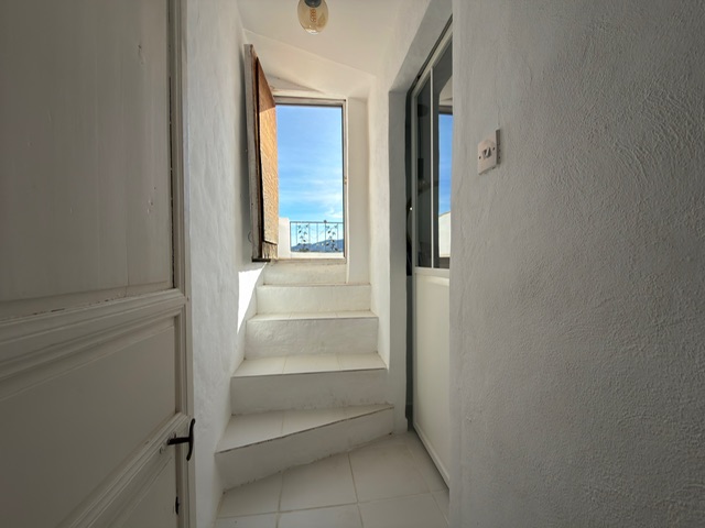 Image No.24-5 Bed Townhouse for sale