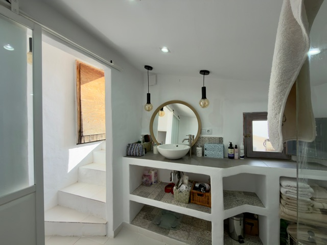 Image No.25-5 Bed Townhouse for sale