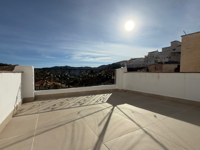 Image No.29-5 Bed Townhouse for sale