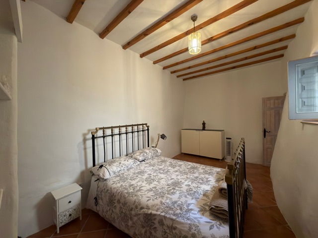 Image No.38-5 Bed Townhouse for sale