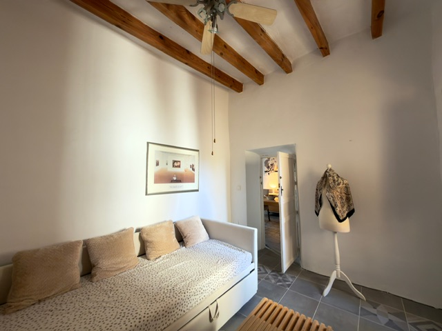 Image No.8-5 Bed Townhouse for sale