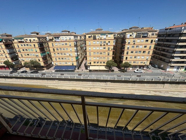 Image No.15-3 Bed Apartment for sale