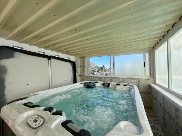 Image No.11-10 Bed Property for sale