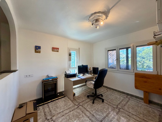 Image No.38-10 Bed Property for sale