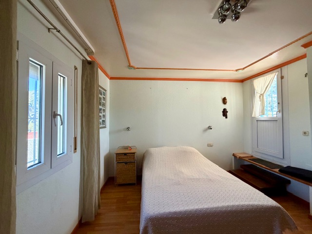 Image No.45-10 Bed Property for sale