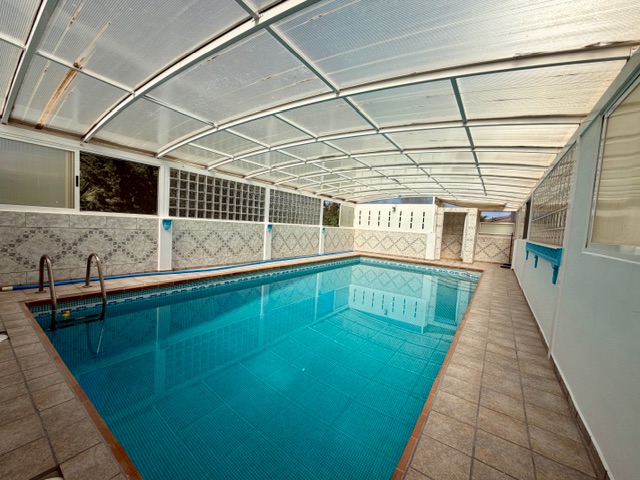 Image No.5-10 Bed Property for sale