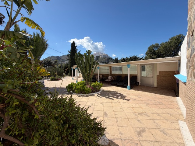 Image No.10-10 Bed Villa for sale