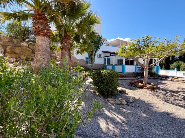 Image No.13-10 Bed Villa for sale