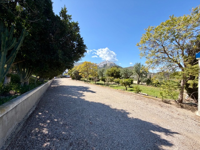 Image No.15-10 Bed Villa for sale